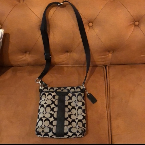 Coach Handbags - Signature Coach Crossbody Bag